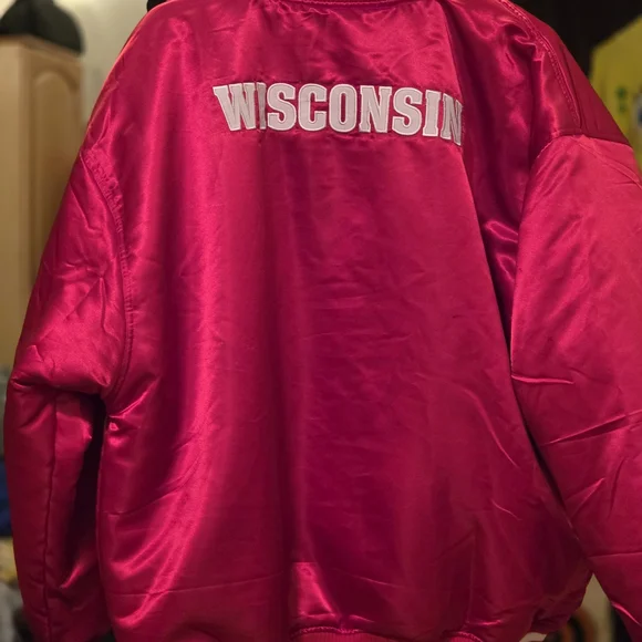 Fanatics Red Reversable To Gray Wisconsin Badgers Jacket Adult 2XL Brand New Nev - Picture 2 of 4
